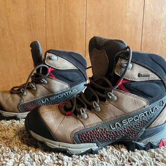 La Sportiva Nucleo High GTX Hiking Boots, Brown, Woman's Size 6 - Picture 9 of 9